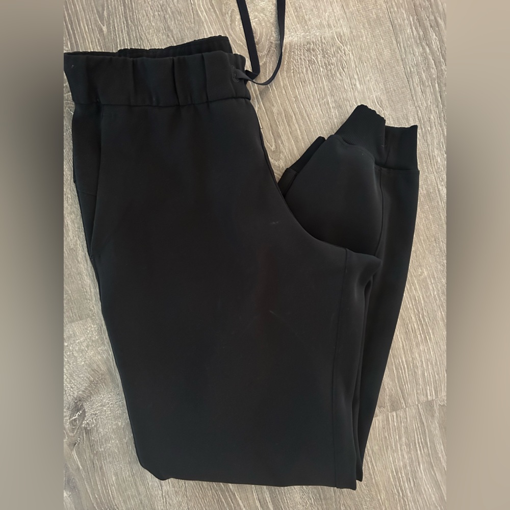 Lululemon on the fly jogger 8
